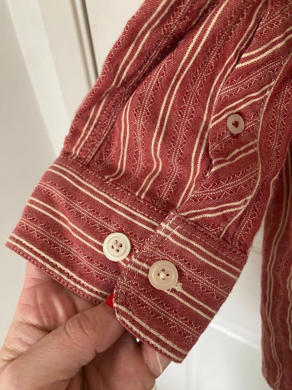 KMJ | Daisy Demi Fit Button Down Size Large - Picture 4 of 8